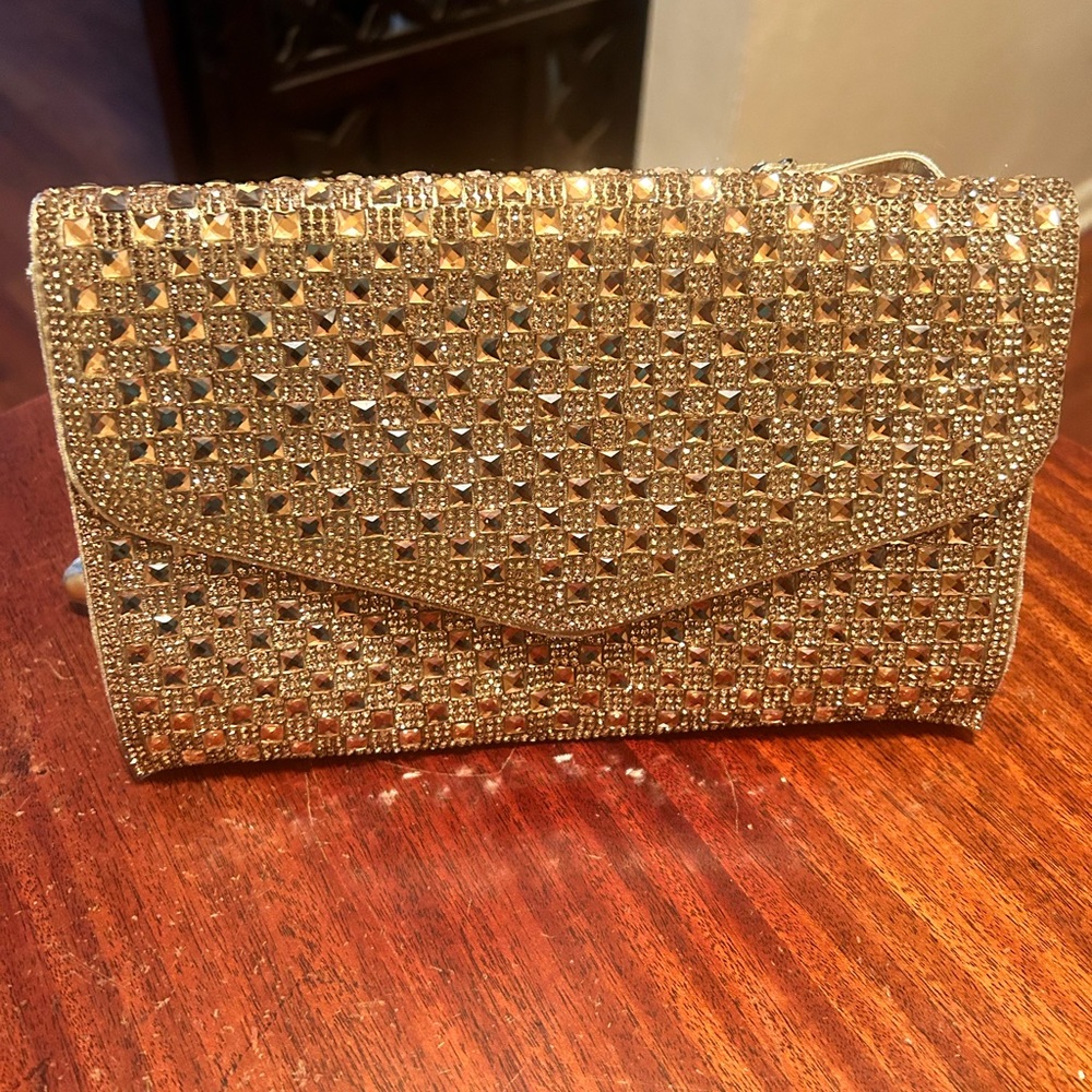 Gold clutch